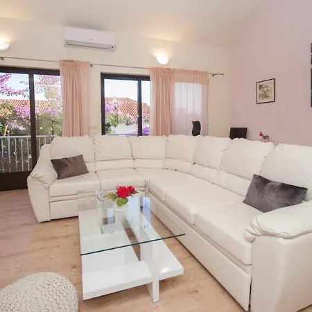 Apartments St. Lucia Kastela Exterior photo